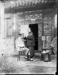 1899 05 Chine Pékin Paul se faisant truffiner