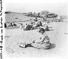 1932 08 03 Bretagne Tregastel la plage -les gros rochers et Renée L.R femme de Félix