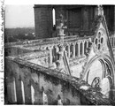 1930 07 10 Avignon sur la balustrade de la cathédrale