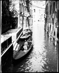 1900 04 02 Italie Venise un canal et Renée en voyage de noces