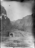 1898 Chine monument dans la montagne