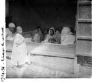 1924 04 27 Maroc Fez échoppe d'enfants cousants
