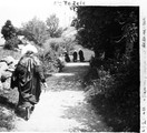 1925 07 12 Ste Thècle femmes revenant de la messe