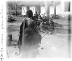 1929 09 13 Ouganda Kisenyi groupe de femmes et d'enfants