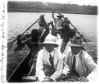1929 09 25 Ouganda en pirogue sur le lac Victoria  Demay et Neltner