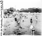 1932 08 03 Bretagne Treberden l'heure du bain et des coups de soleil