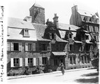 1932 08 06 Bretagne Roscoff maison renaissance sur la place de l'église