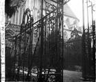 1934 09 16 Sens les grilles de l'ancien palais archiépiscopal