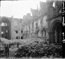 1919 05 10 Reims équipe de PG dans les ruines de l'abbaye Saint-Rémi