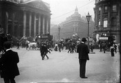 1903 07 12 Londres la place de la banque Royal Exchange