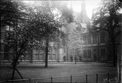 1903 07 22 Glasgow l'université cour intérieure