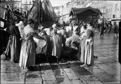 1902 01 Toulon le Vieux-Port devant la mairie