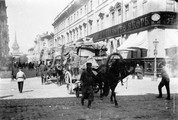 1897 07 31 Russie Saint-Pétersbour moujiks déménageant et flèche de l'amirauté