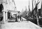1905 08 13 Italie Chioggia marchands sur le quai